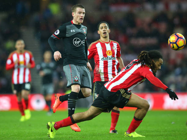 依然滞留在 依然滞留在